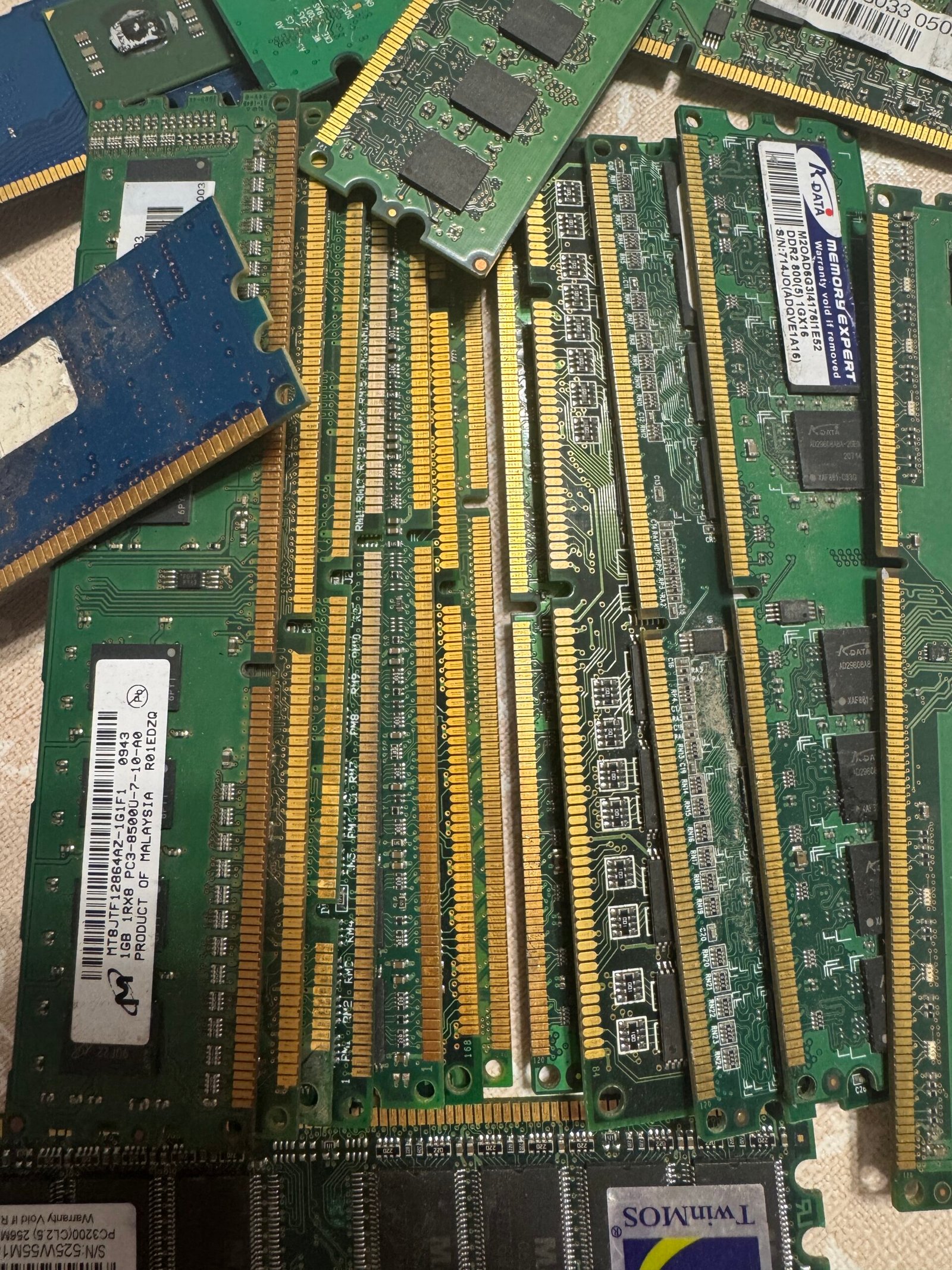 RAM fingers gold plated electronic scrap