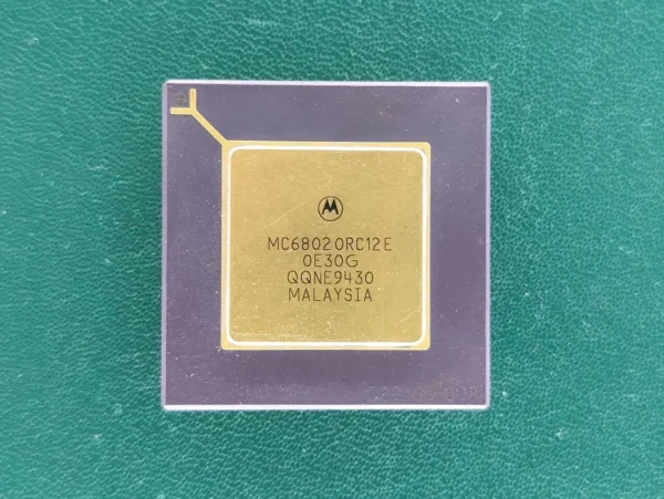 Motorola MC68020RC12E Vintage CPU Rare Collectible Microprocessor