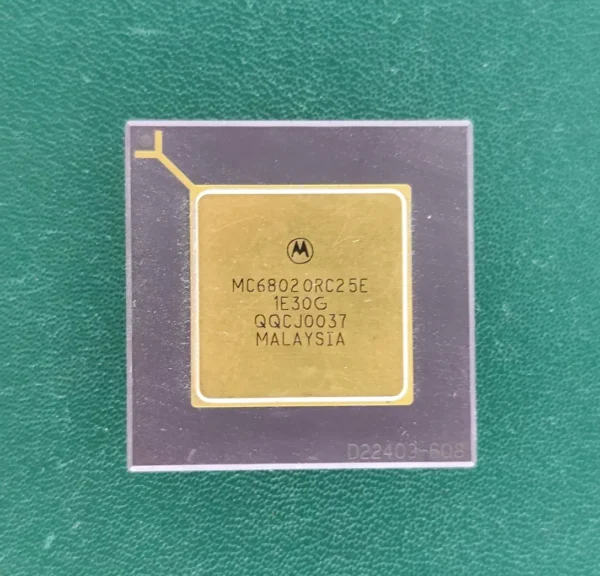 Motorola MC68020RC25E Vintage 32-Bit Microprocessor – Ceramic PGA Gold Cap CPU