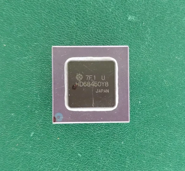 Hitachi HD68450Y8 – Vintage Ceramic DMA Controller Chip – Made in Japan