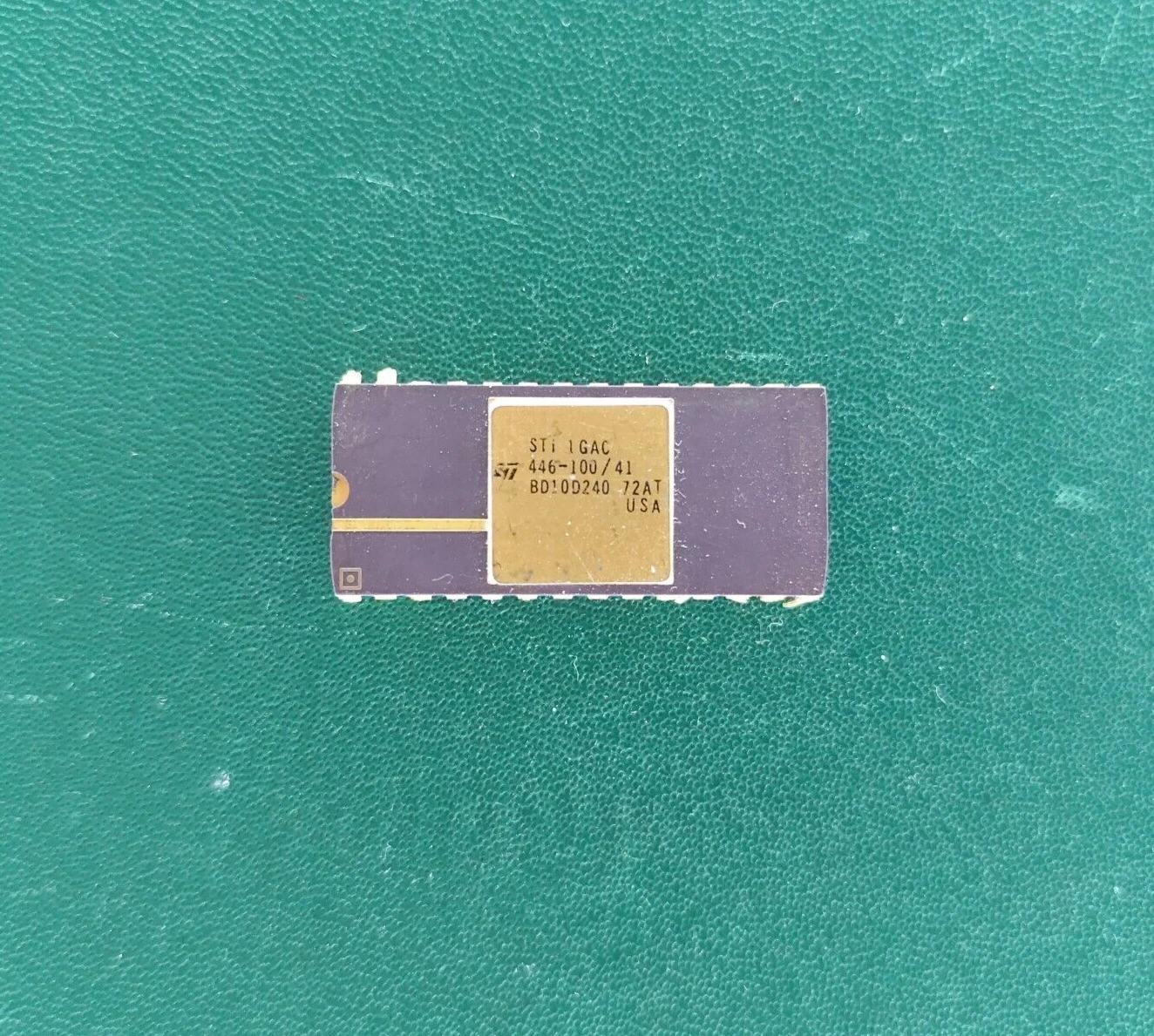image_3 STI 1GAC vintage ceramic IC chip collectible